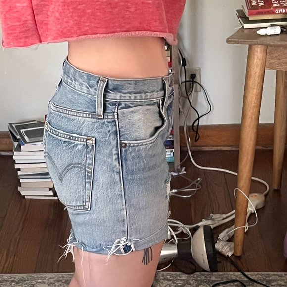 low-rise Levi's 501 Selvedge White Oak distressed denim shorts, W25 - Picture 2 of 12